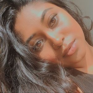 Meet your Posher, Maya